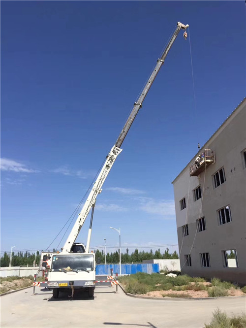 复兴区“轻装强干”—— 吊车的 “轻量化臂架” 技术